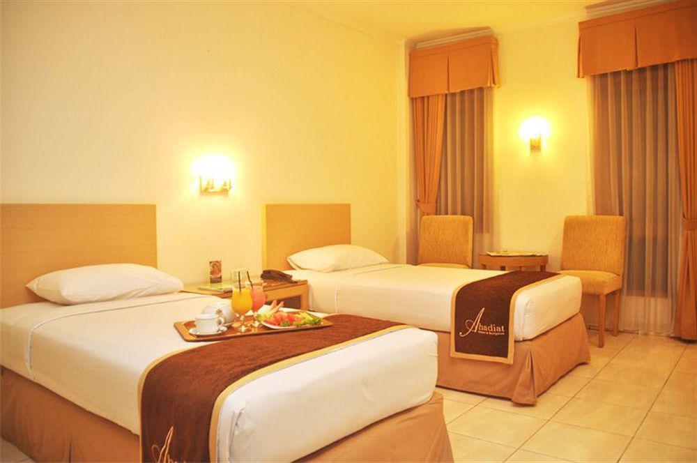 Ahadiat & Hotel Bandung