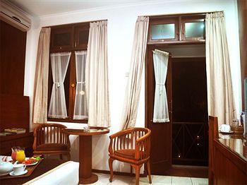 Hotel Ahadiat &