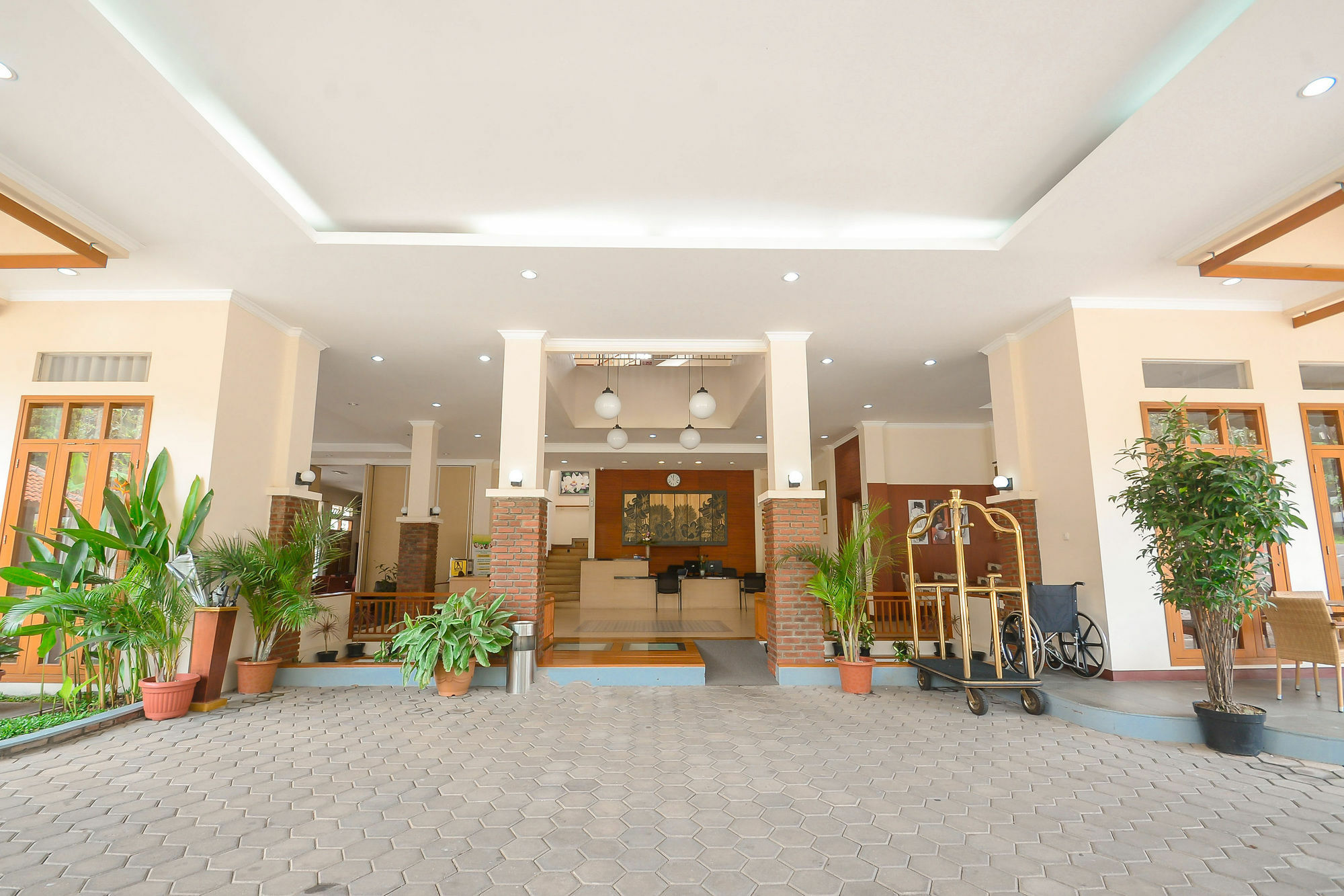 Ahadiat & Hotel 3*